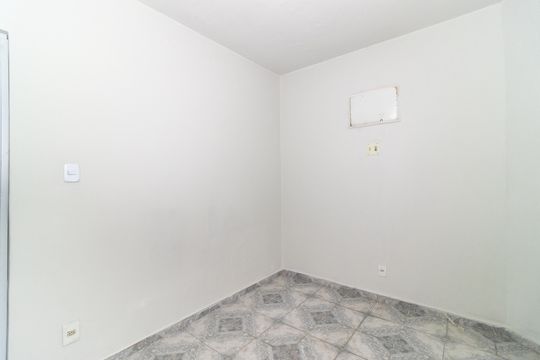 Quarto 2 de apartamento para alugar com 2 quartos, 46m² em Padre Miguel, Rio de Janeiro