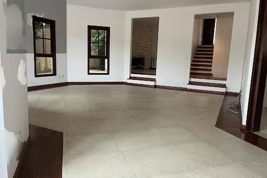 Casa à venda com 4 quartos, 306m² em Alphaville, Santana de Parnaíba