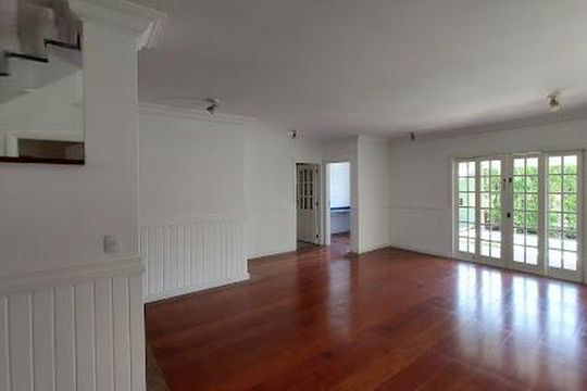 Casa à venda com 3 quartos, 266m² em Alphaville, Santana de Parnaíba