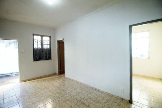 Sala de casa para alugar com 2 quartos, 60m² em Penha, Rio de Janeiro