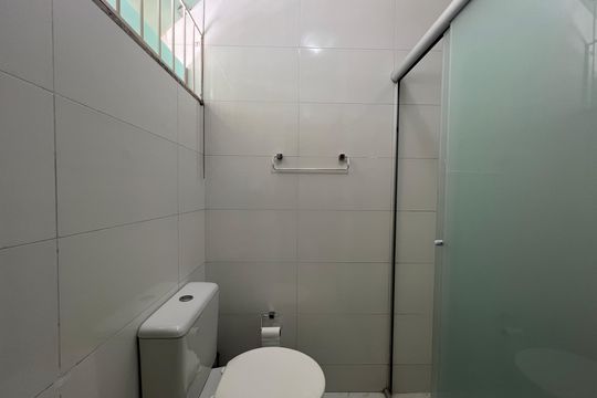 Banheiro Social de casa para alugar com 3 quartos, 115m² em Manacás, Belo Horizonte