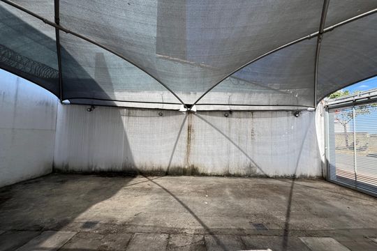 Garagem de casa para alugar com 3 quartos, 115m² em Manacás, Belo Horizonte