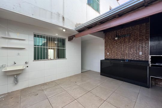 Casa para alugar com 3 quartos, 115m² em Manacás, Belo Horizonte