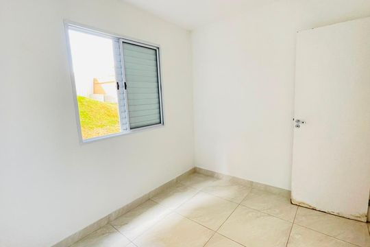 Quarto de apartamento para alugar com 2 quartos, 50m² em Jardim Isis, Cotia