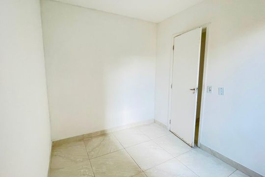 Quarto de apartamento para alugar com 2 quartos, 50m² em Jardim Isis, Cotia