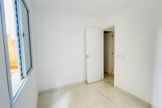 Quarto de apartamento para alugar com 2 quartos, 50m² em Jardim Isis, Cotia