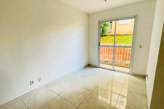 Sala de apartamento para alugar com 2 quartos, 50m² em Jardim Isis, Cotia