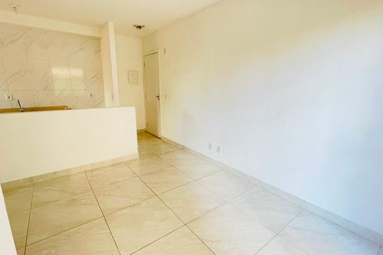 Sala de apartamento para alugar com 2 quartos, 50m² em Jardim Isis, Cotia