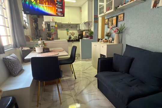 Apartamento para alugar com 2 quartos, 56m² em Vila America, Carapicuíba