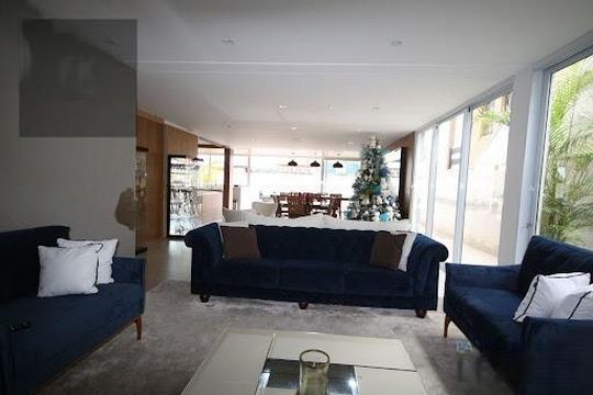 Casa à venda com 4 quartos, 400m² em Residencial Quatro (Alphaville), Santana de Parnaíba