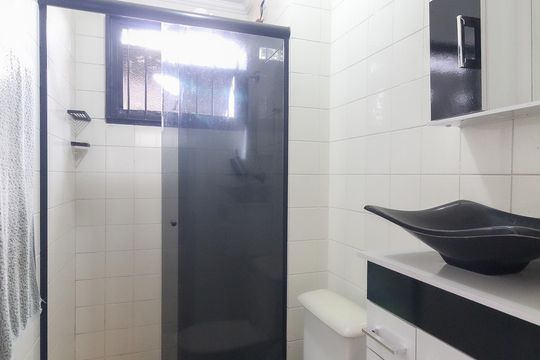 Banheiro de apartamento para alugar com 2 quartos, 47m² em Jardim Laura, São Paulo