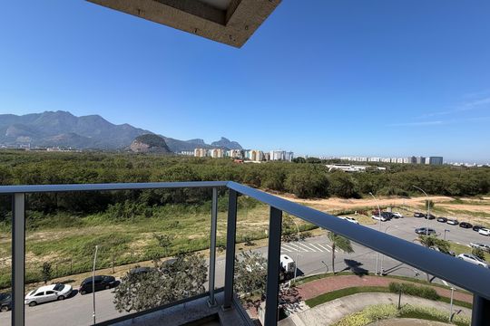 Sala - Varanda  de apartamento para alugar com 1 quarto, 63m² em Barra da Tijuca, Rio de Janeiro