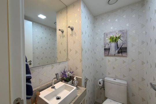 Lavabo de apartamento para alugar com 1 quarto, 63m² em Barra da Tijuca, Rio de Janeiro
