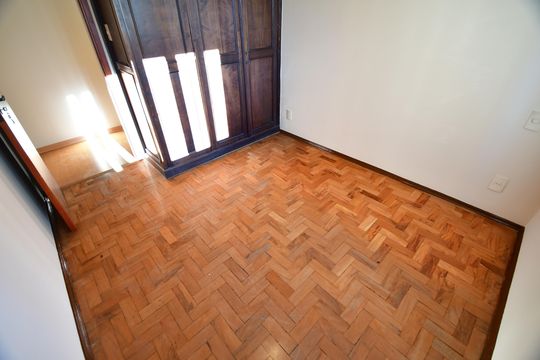 Quarto 1 de apartamento para alugar com 2 quartos, 80m² em Cambuí, Campinas