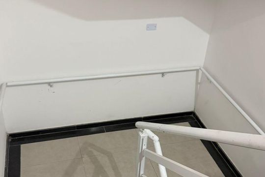 Escada de apartamento para alugar com 2 quartos, 88m² em Vila Suíça, Santo André