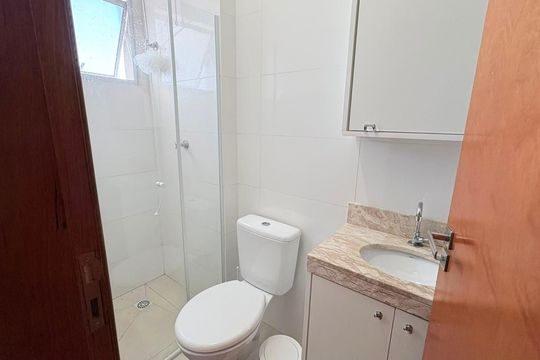 Banheiro de apartamento para alugar com 1 quarto, 25m² em Vila Constança, São Paulo