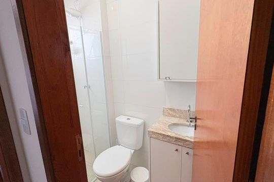 Banheiro de apartamento para alugar com 1 quarto, 25m² em Vila Constança, São Paulo