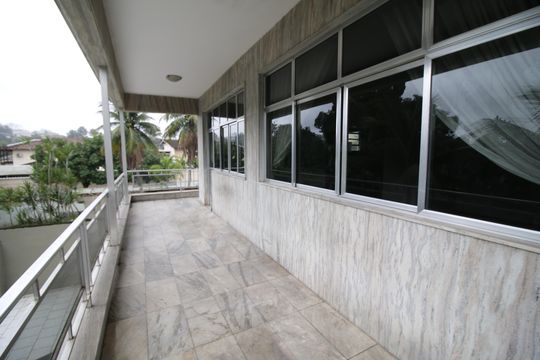 Varanda de casa de condomínio para alugar com 4 quartos, 507m² em Jacarepaguá, Rio de Janeiro