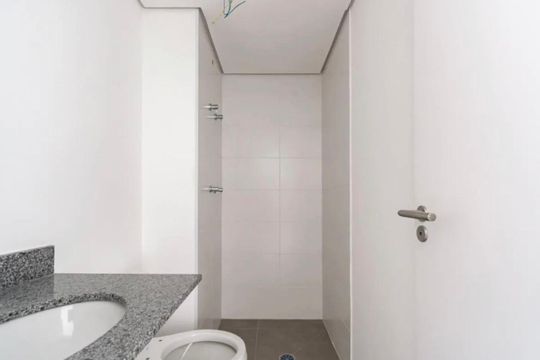 Banheiro de kitnet/studio à venda com 1 quarto, 25m² em Liberdade, São Paulo