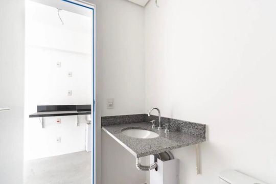 Banheiro de kitnet/studio à venda com 1 quarto, 25m² em Liberdade, São Paulo