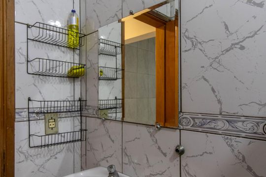 Banheiro de casa para alugar com 3 quartos, 156m² em Jardim Flor da Montanha, Guarulhos