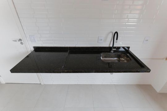 Cozinha e área de serviço de apartamento à venda com 2 quartos, 43m² em Jardim São Paulo, São Paulo