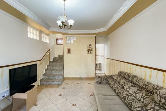 Sala de casa à venda com 3 quartos, 155m² em Jardim Triana, São Paulo