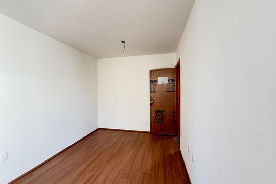 Sala de apartamento para alugar com 2 quartos, 45m² em Praia, Contagem