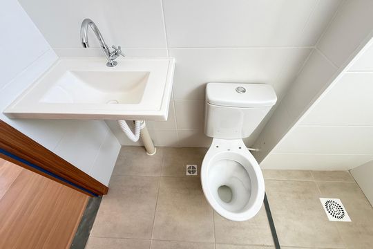 Banheiro Social de apartamento para alugar com 2 quartos, 45m² em Praia, Contagem
