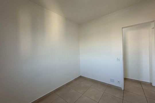 Quarto de apartamento para alugar com 2 quartos, 59m² em Jardim Belval, Barueri