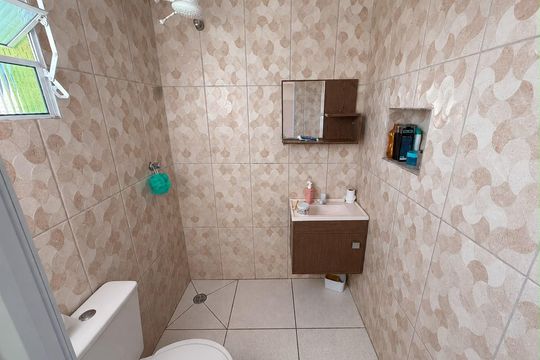 Banheiro de casa para alugar com 1 quarto, 50m² em Canindé, São Paulo