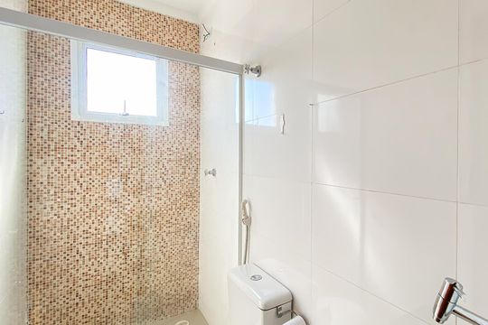 Banheiro de apartamento para alugar com 2 quartos, 45m² em Jardim Maringa, São Paulo