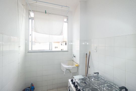 Cozinha e Área de Serviço de apartamento para alugar com 2 quartos, 40m² em Paciência, Rio de Janeiro