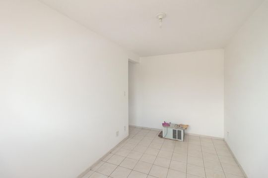 Sala de apartamento para alugar com 2 quartos, 40m² em Paciência, Rio de Janeiro