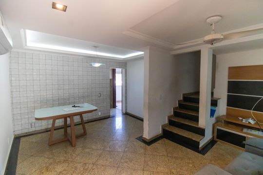Sala de casa para alugar com 2 quartos, 100m² em Largo da Batalha, Niterói