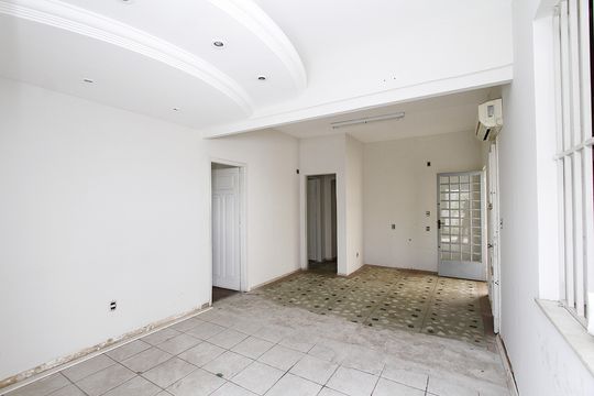 Sala de casa para alugar com 7 quartos, 120m² em Nova Suíça, Belo Horizonte
