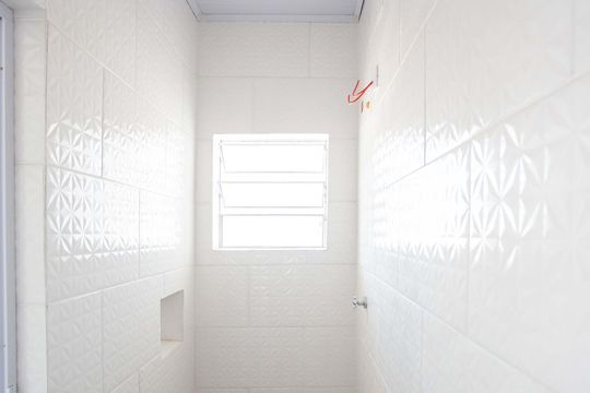 Banheiro de casa para alugar com 1 quarto, 40m² em Cidade Júlia, São Paulo