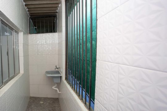 Área de Serviço de casa para alugar com 1 quarto, 40m² em Cidade Júlia, São Paulo