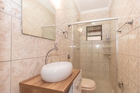 Banheiro  de apartamento à venda com 2 quartos, 63m² em Vila Santa Terezinha, Sumaré