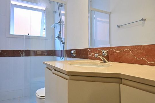 Banheiro de casa de condomínio à venda com 4 quartos, 310m² em Fazenda Morumbi, São Paulo