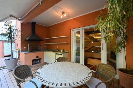 Varanda de casa de condomínio à venda com 4 quartos, 310m² em Fazenda Morumbi, São Paulo