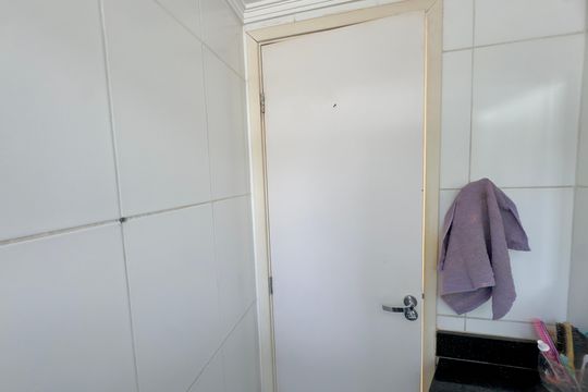 Banheiro de apartamento à venda com 2 quartos, 42m² em Vila Alzira, Guarulhos