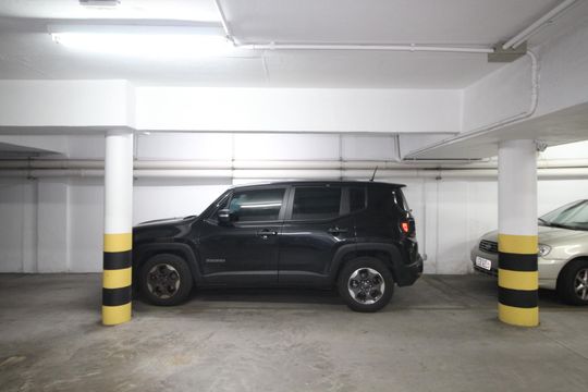 Garagem de apartamento à venda com 1 quarto, 65m² em Auxiliadora, Porto Alegre