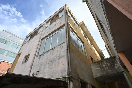Fachada Posterior de casa para alugar com 2 quartos, 360m² em Jardim Piracuama, São Paulo