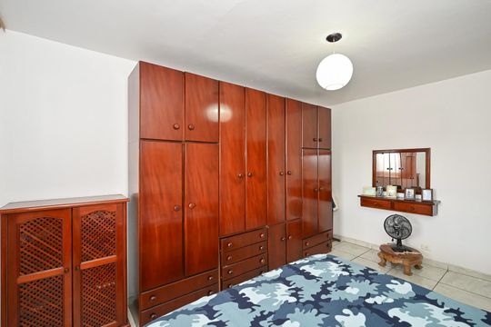 Quarto 2 de casa para alugar com 2 quartos, 360m² em Jardim Piracuama, São Paulo