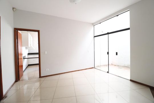 Sala 2 de casa para alugar com 5 quartos, 270m² em Vigilato Pereira, Uberlândia