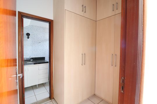 Quarto 3 - Suíte de casa para alugar com 5 quartos, 270m² em Vigilato Pereira, Uberlândia