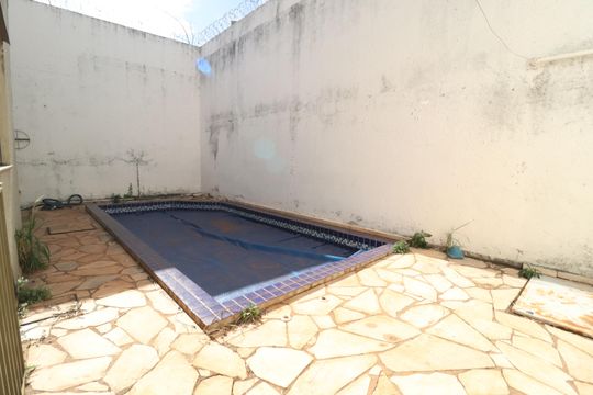 Piscina de casa para alugar com 5 quartos, 270m² em Vigilato Pereira, Uberlândia