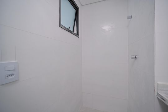 Banheiro de apartamento à venda com 2 quartos, 29m² em Cidade Antônio Estêvão de Carvalho, São Paulo