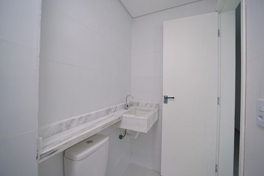 Banheiro de apartamento à venda com 2 quartos, 29m² em Cidade Antônio Estêvão de Carvalho, São Paulo